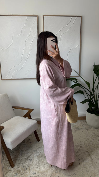 Robe longue fluide à relief floral Pink Rose