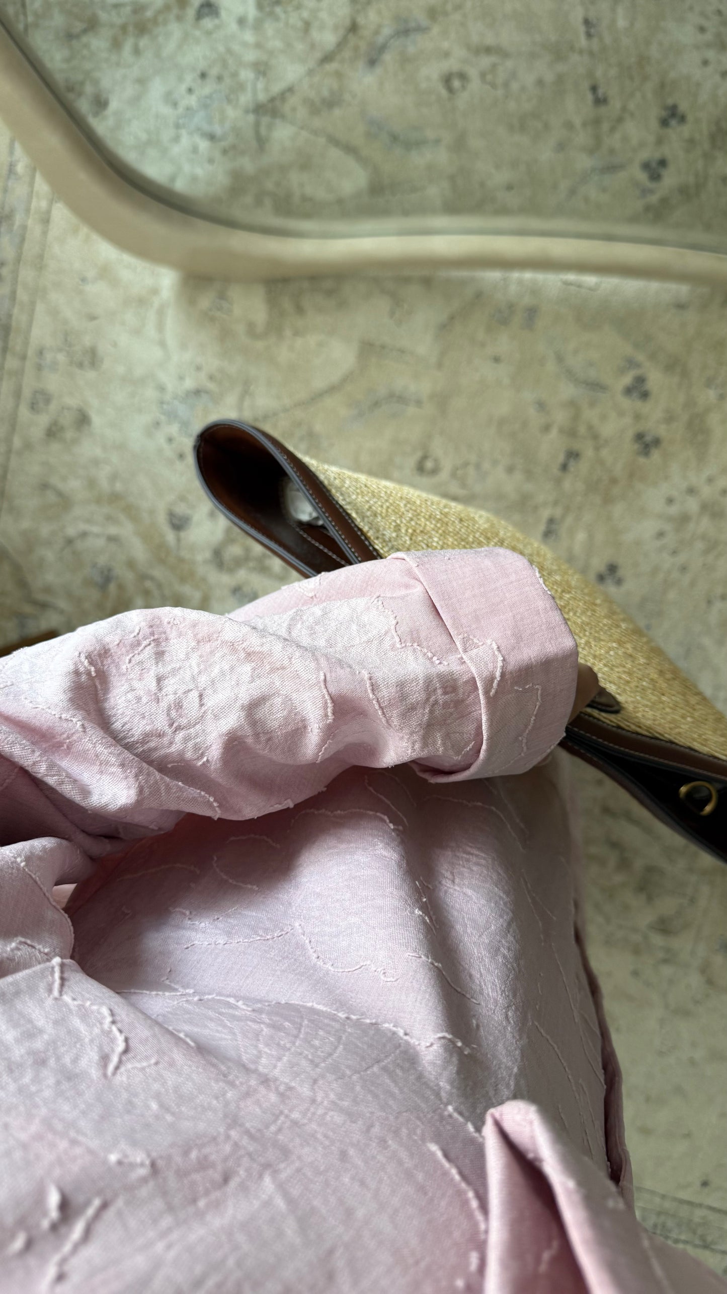 Robe longue fluide à relief floral Pink Rose