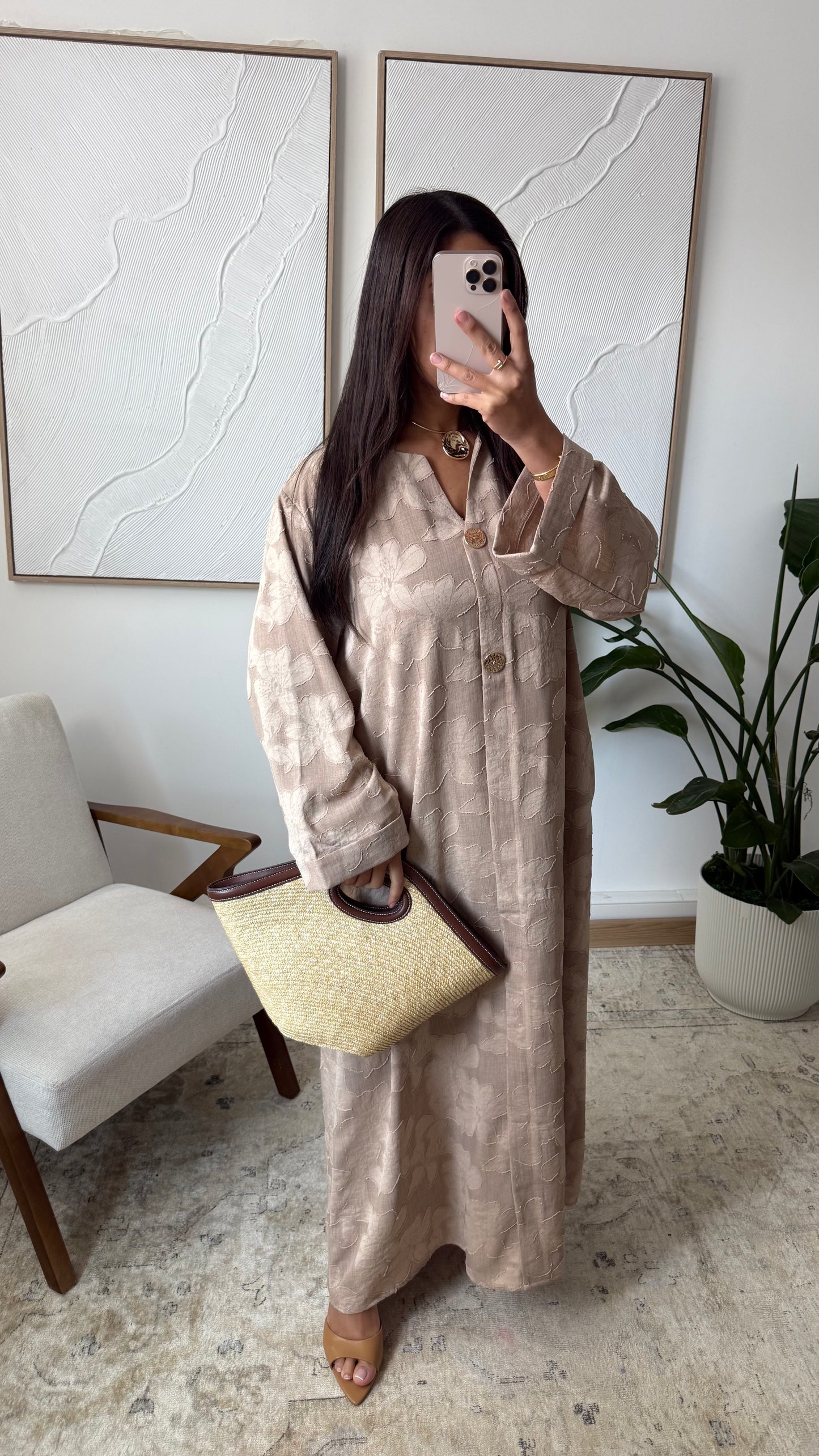 Robe longue fluide à relief floral Taupe