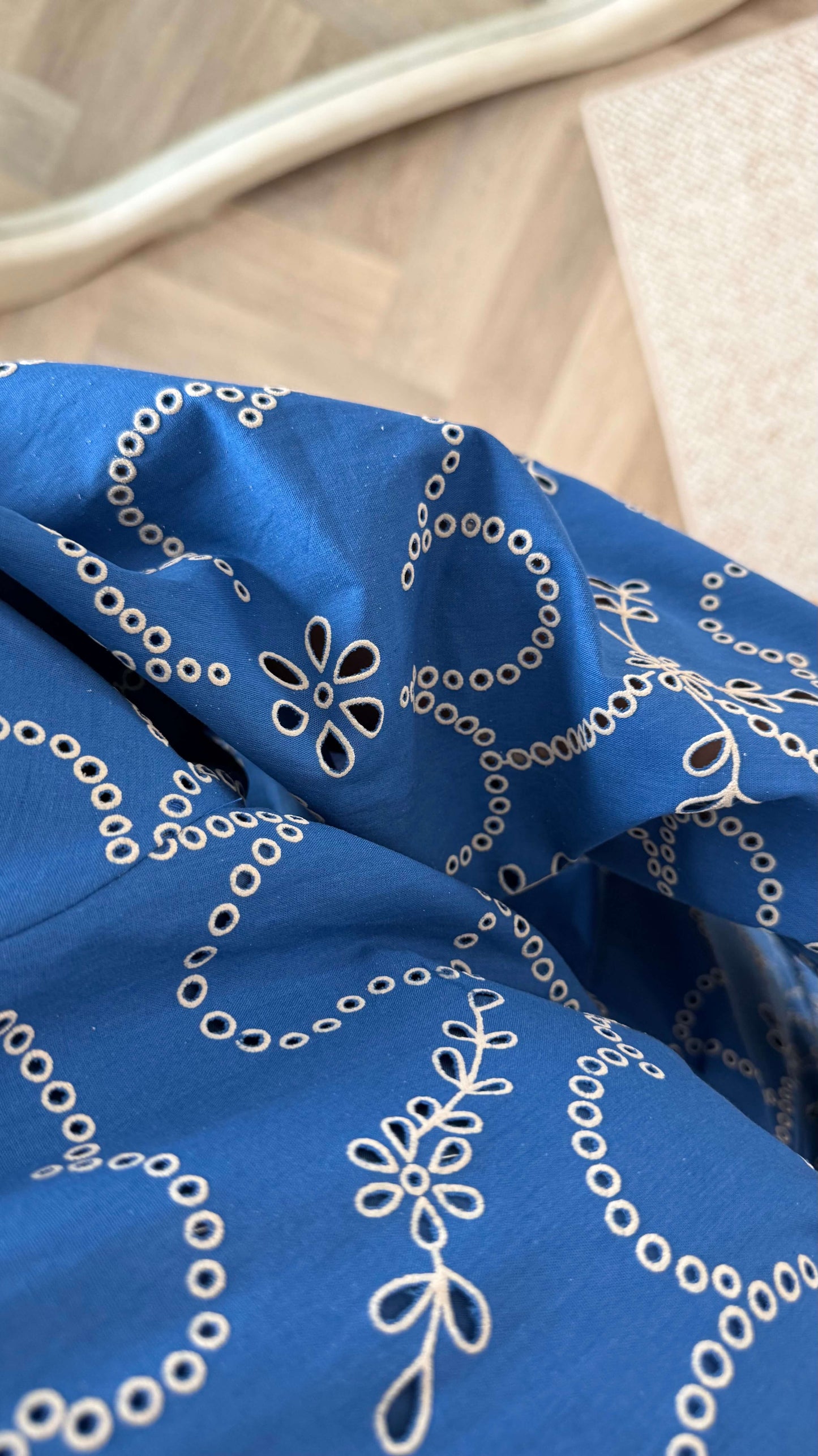 Robe Broderie florale avec ceinture Bleu