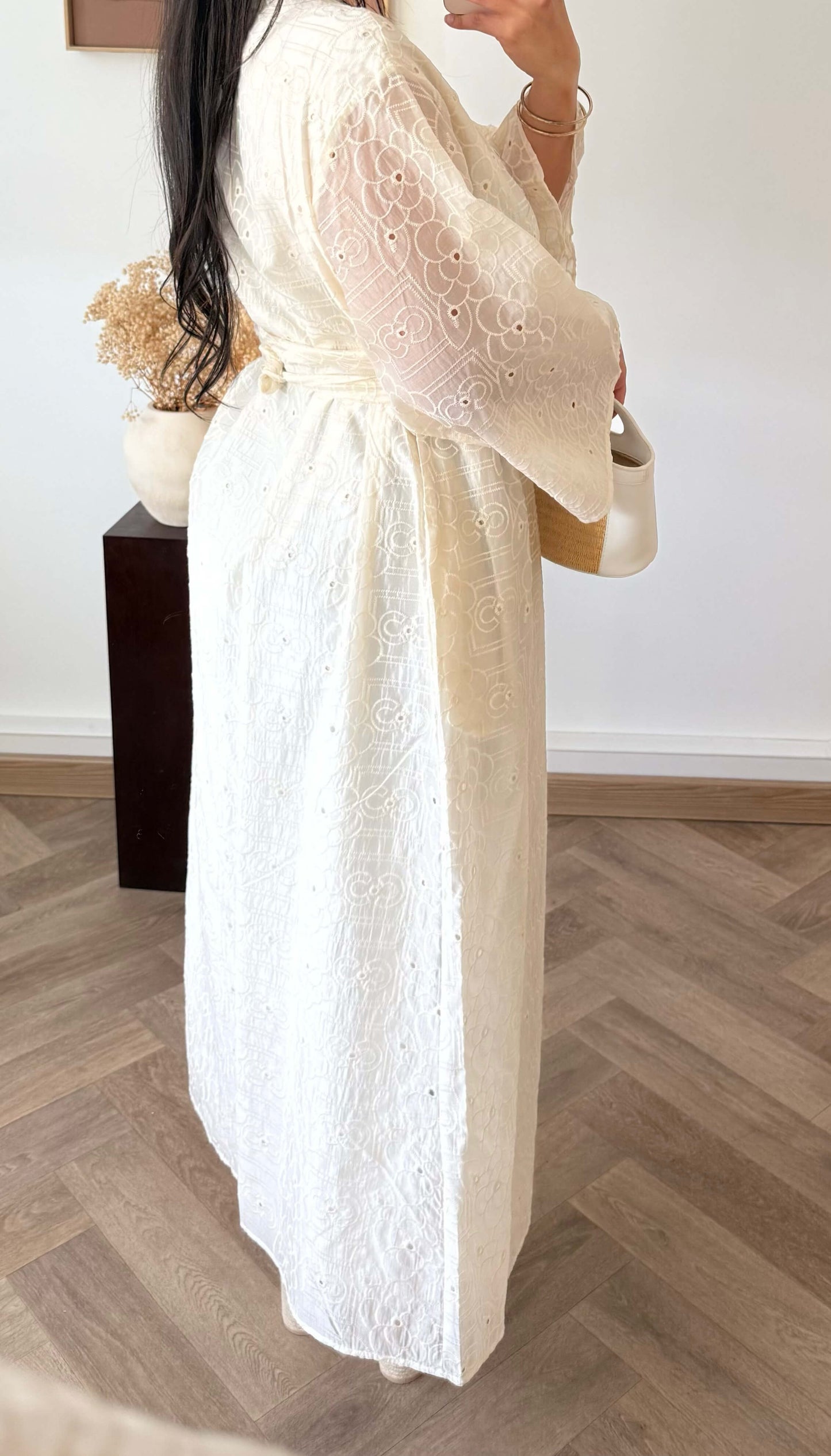 Robe Broderie avec la ceinture Beige