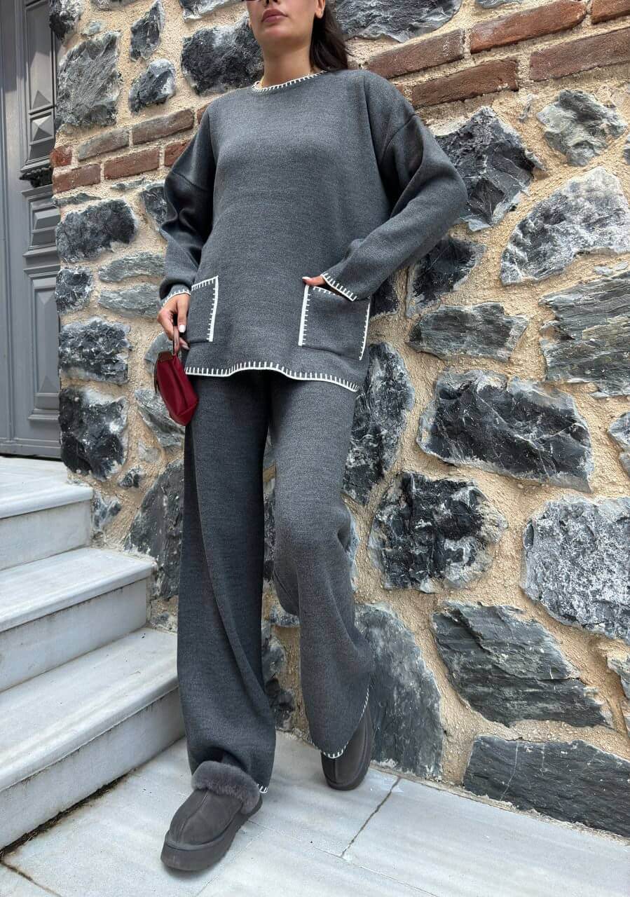 Ensemble en Tricot avec Détail de Broderie - Gris